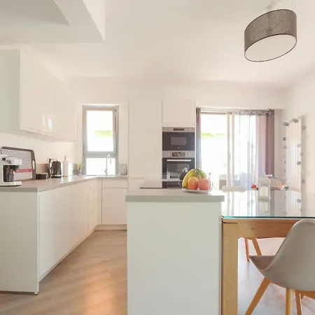 Serene Apartment In Top Location In Menton Near Sea